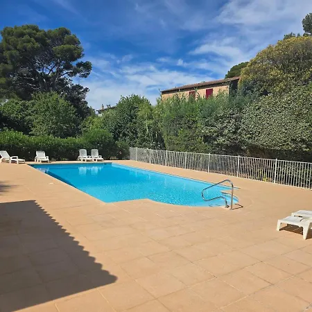 T2 Rdj Raphael Beachfront